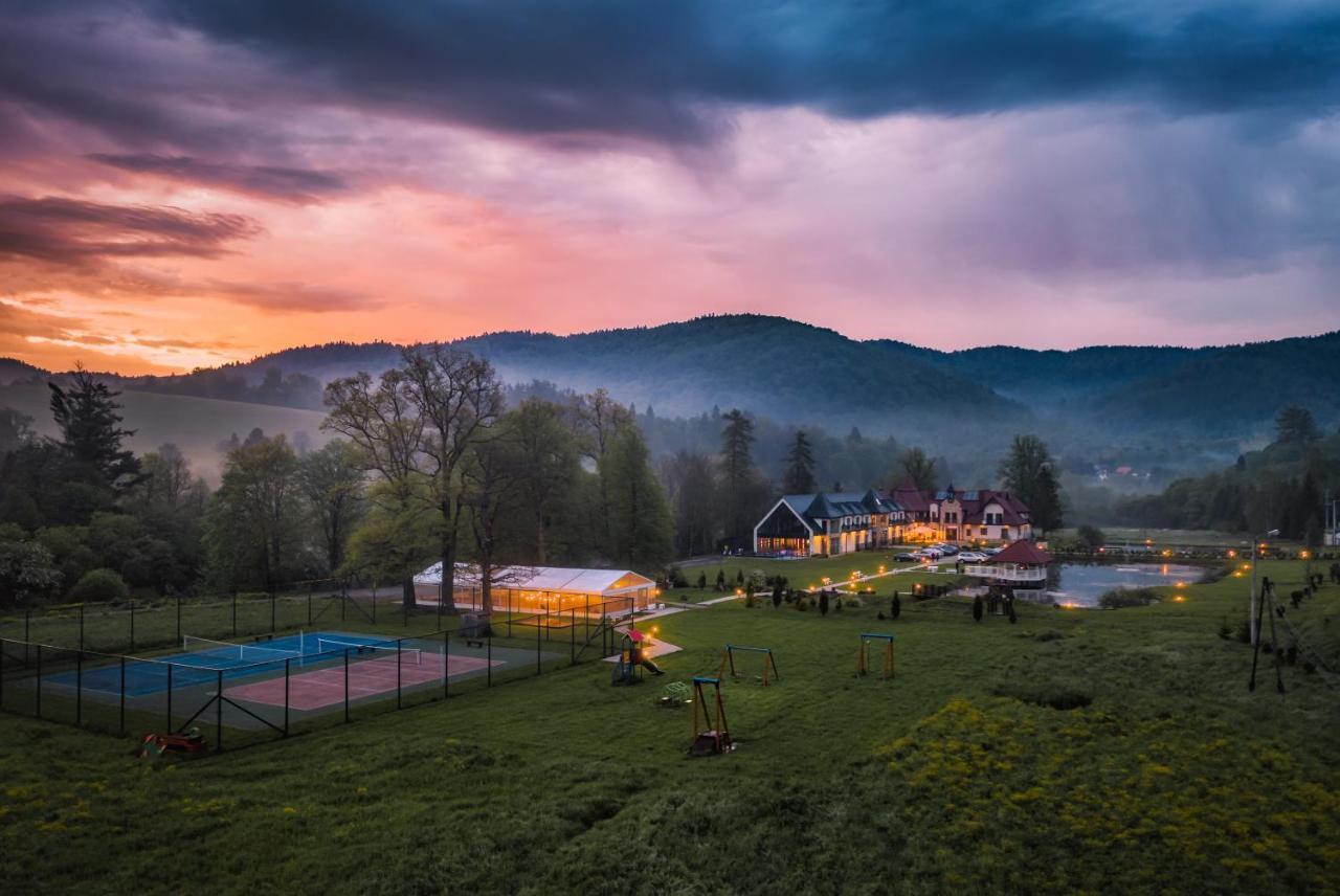 Carynska Resort & Spa ลูโตวิสกา ภายนอก รูปภาพ