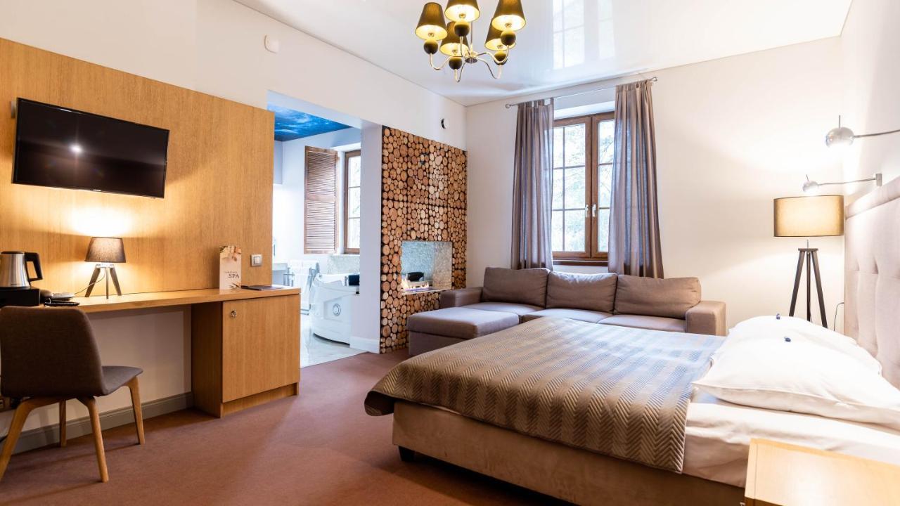 Carynska Resort & Spa ลูโตวิสกา ภายนอก รูปภาพ