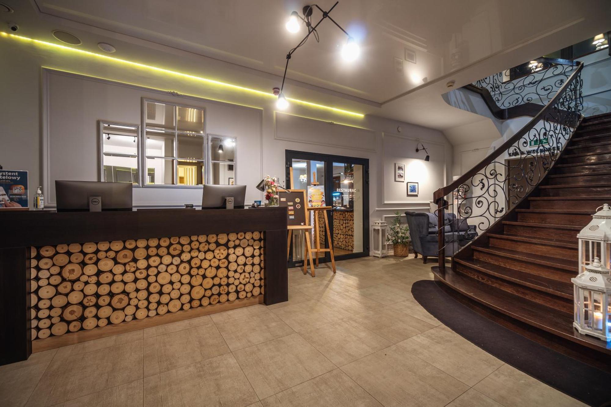 Carynska Resort & Spa ลูโตวิสกา ภายนอก รูปภาพ