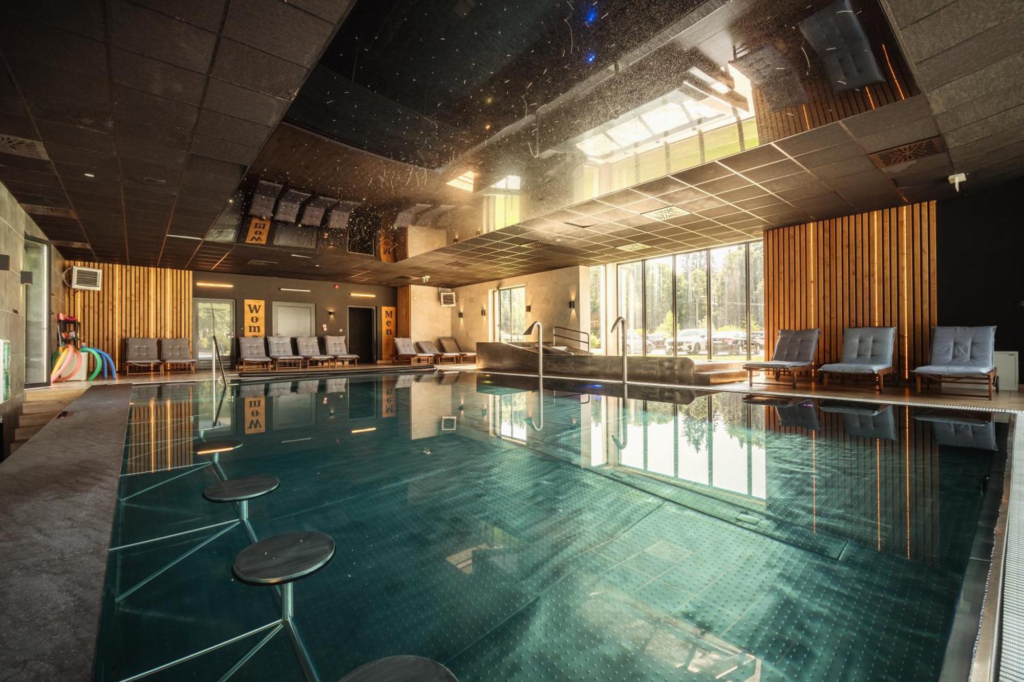Carynska Resort & Spa ลูโตวิสกา ภายนอก รูปภาพ