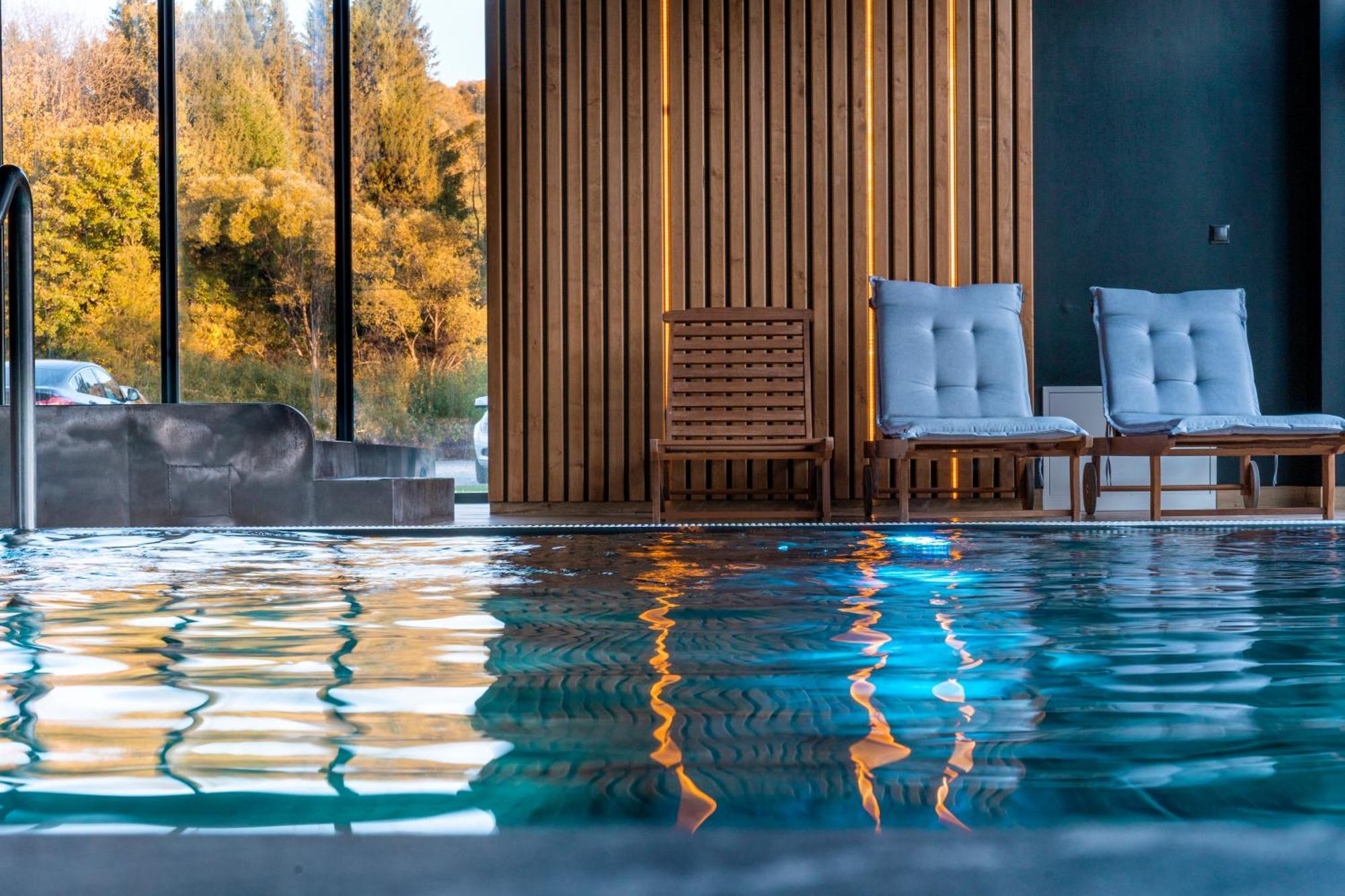 Carynska Resort & Spa ลูโตวิสกา ภายนอก รูปภาพ