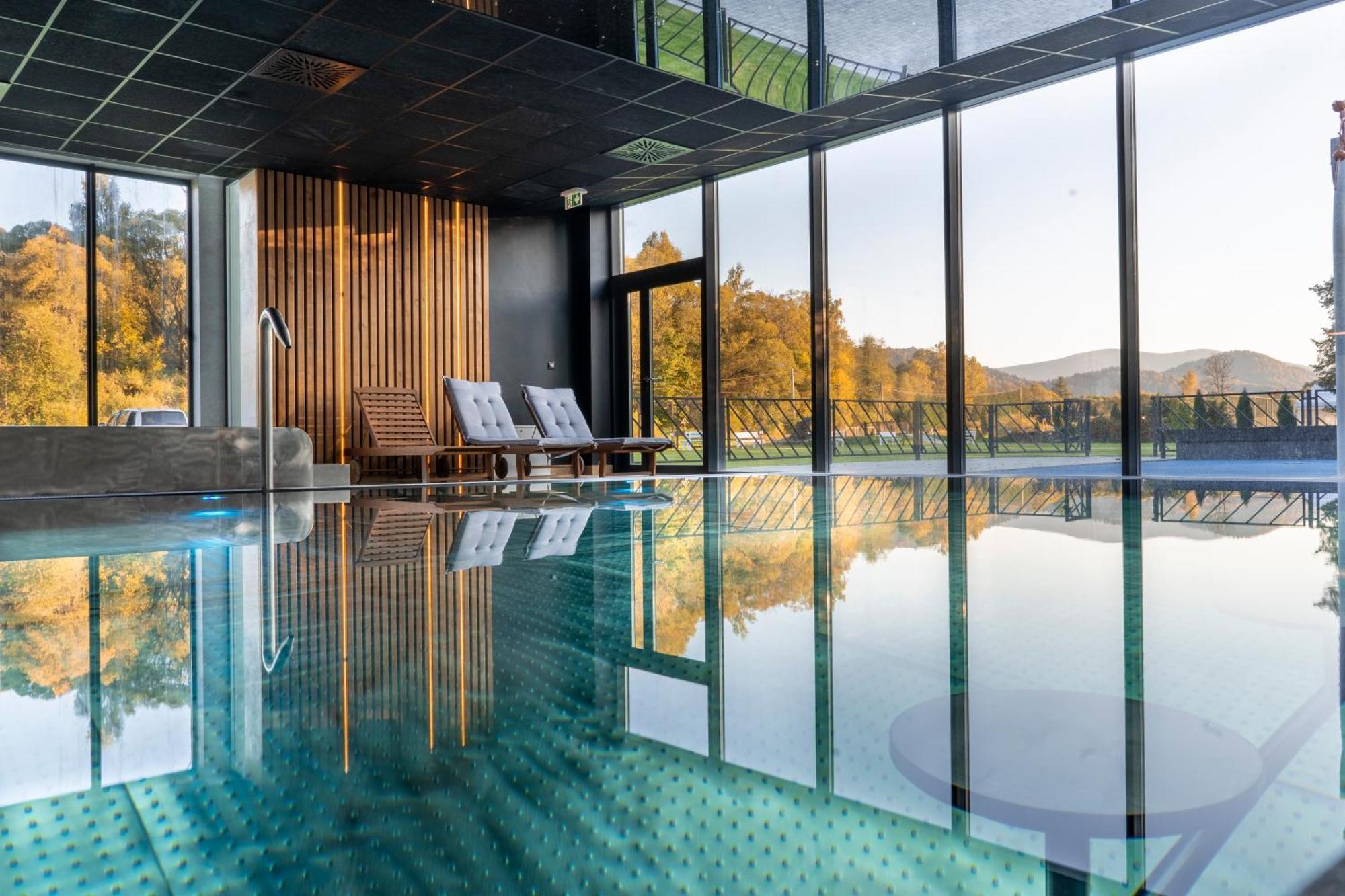 Carynska Resort & Spa ลูโตวิสกา ภายนอก รูปภาพ