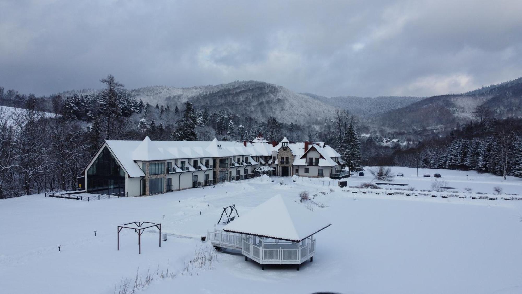Carynska Resort & Spa ลูโตวิสกา ภายนอก รูปภาพ